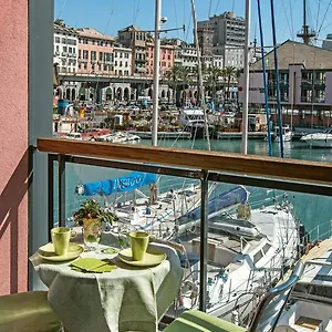 Sull'acqua Del Porto Antico , Génova Italia